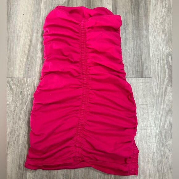 Zara Ruched Corset Dress in Fuchsia - Picture 7 of 7